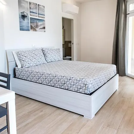 P011 - Porto Recanati, Nuovo Monolocale Fronte Mare Apartmán *